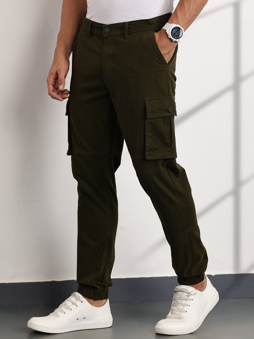 Thomas Scott Men BottleGreen Mid-Rise Slim Fit Woven Cargo Trousers
