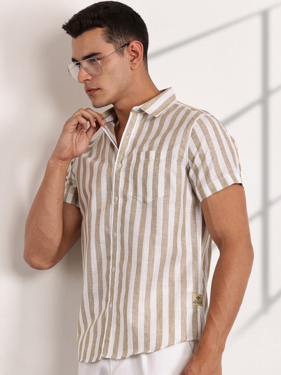 Thomas Scott Men Brown Slim Fit Short Sleeves Vertical Striped Linen Shirt