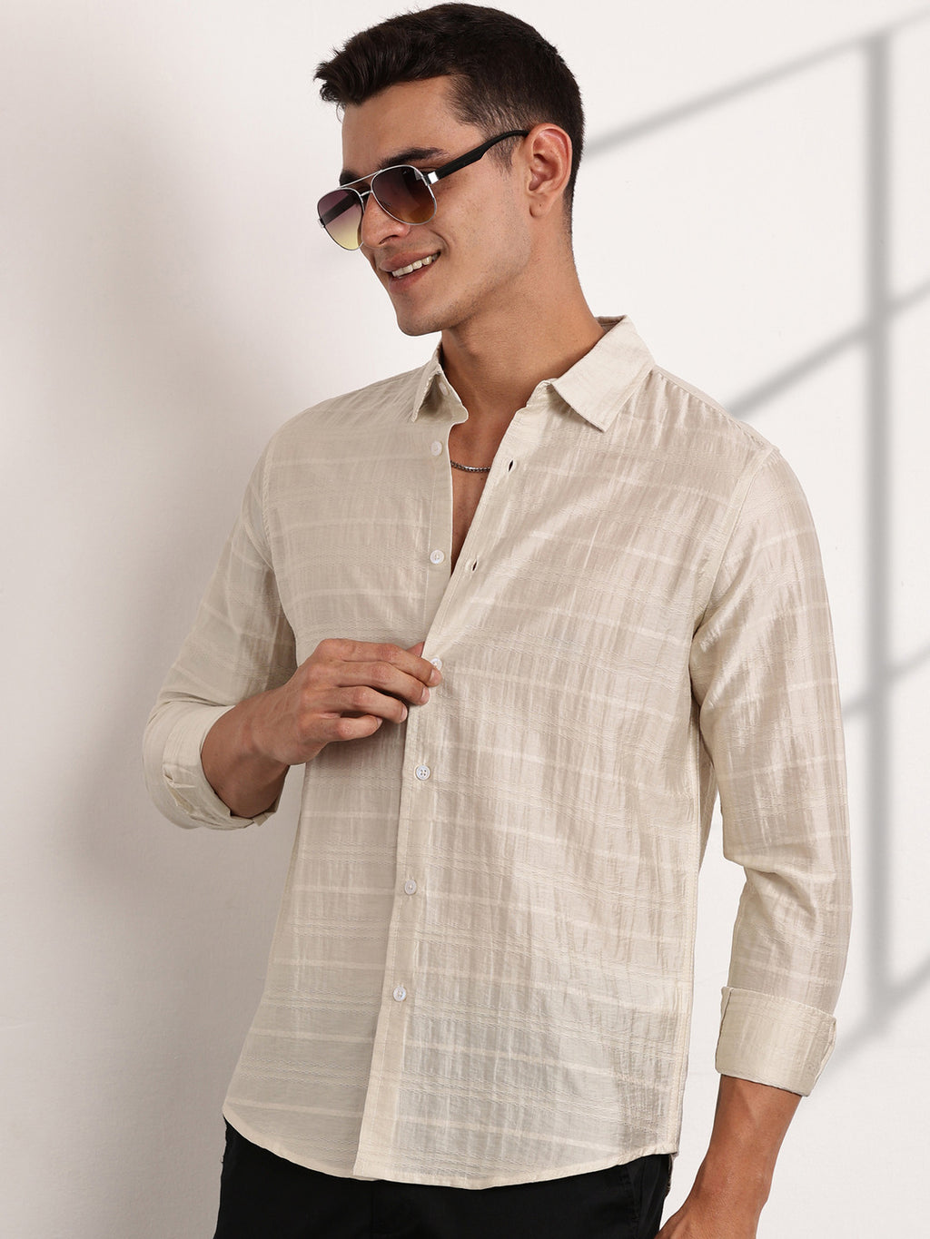Thomas Scott Men Cream Slim Fit Long Sleeves Horizontal Stripes Casual Shirt