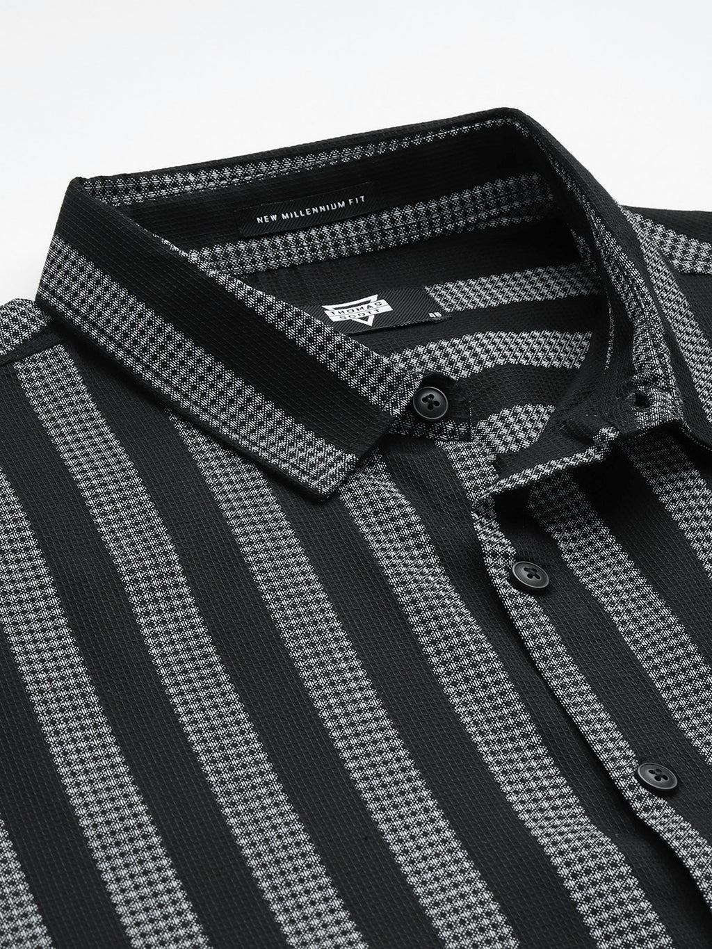 Thomas Scott Men Black Plus Size Regular Fit Short Sleeves Waffle Printed Woven Casual Shirt