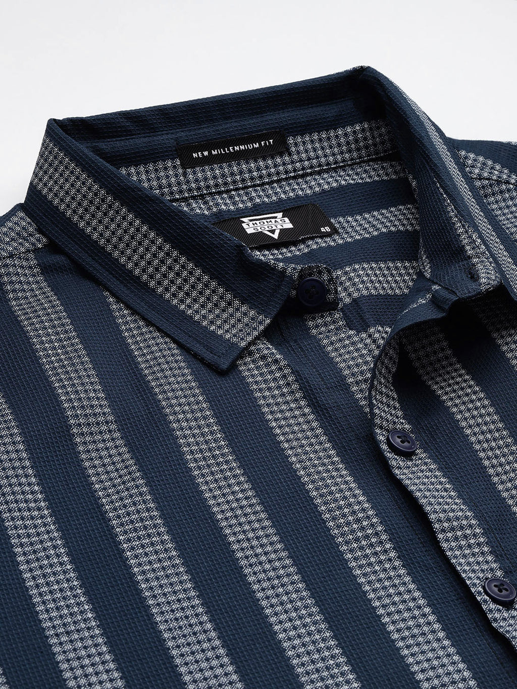 Thomas Scott Men Blue Plus Size Regular Fit Short Sleeves Waffle Printed Woven Casual Shirt