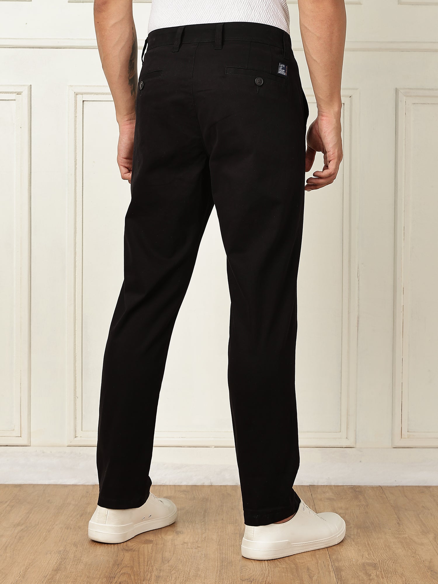 Thomas Scott Men Black Mid-Rise Straight Fit Solid Woven Chinos Trouser