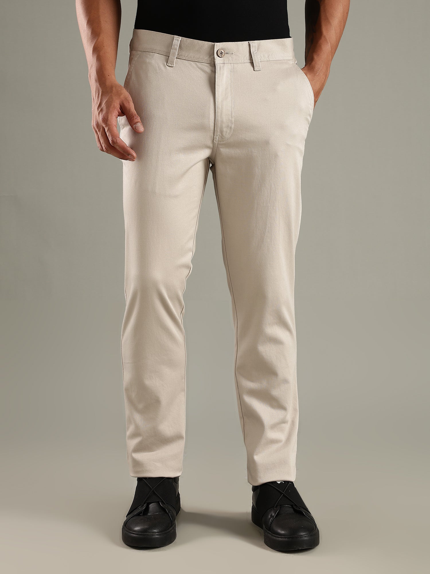 Thomas Scott Men Grey Straight Fit Mid-Rise Solid Chinos Trouser