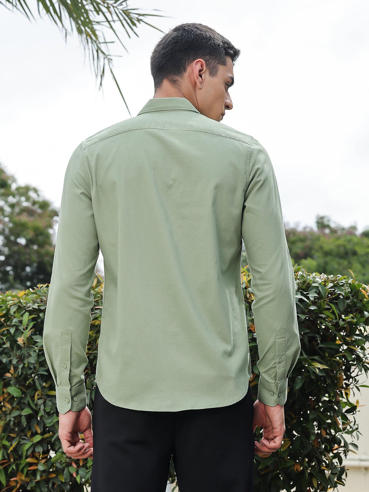 Thomas Scott Men Pista Slim Fit Long Sleeves Spread Collar Solid Cotton Casual Shirt