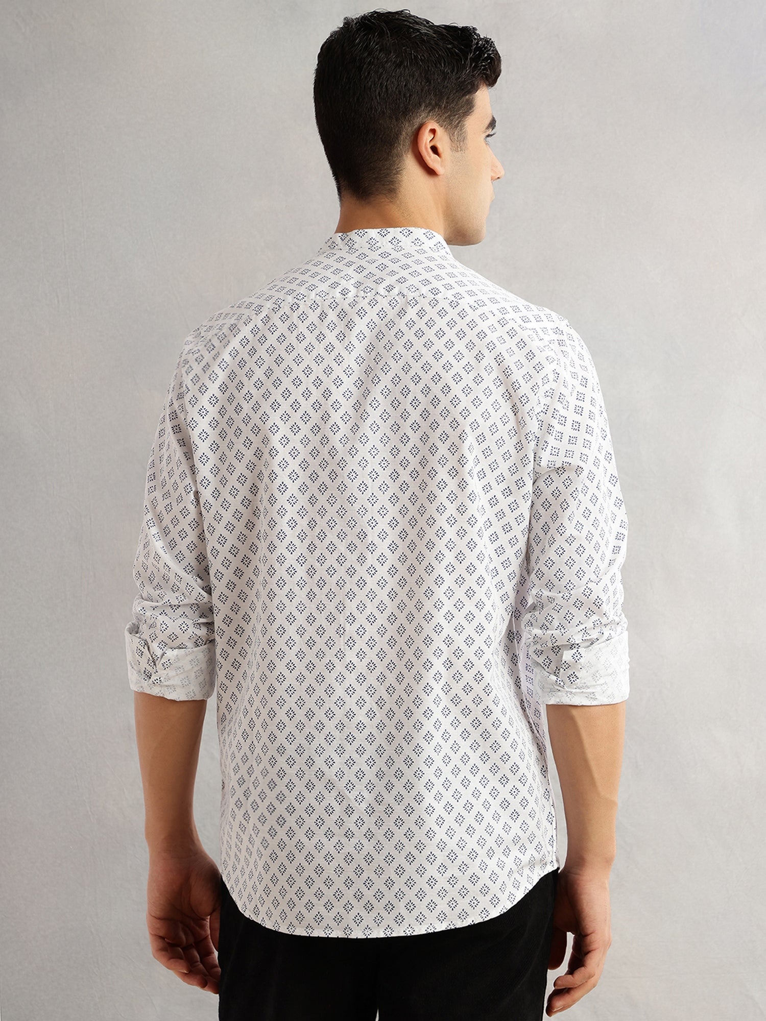 Thomas Scott Men White Slim Fit Long Sleeves Geometric Printed Mandarin Collar Cotton Linen Casual Shirt