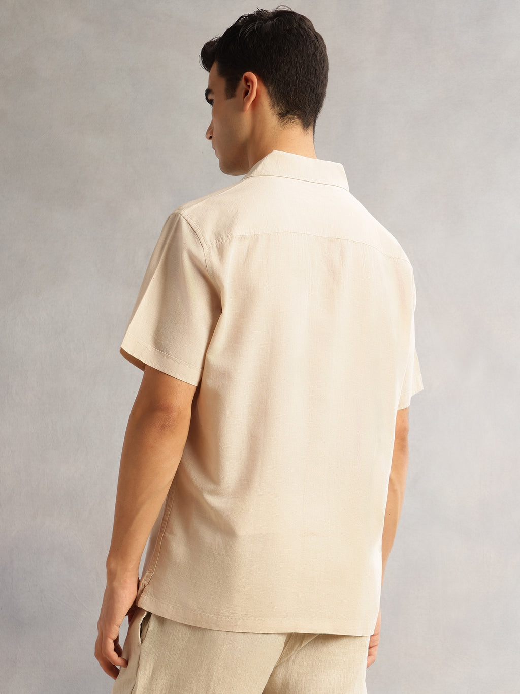 Thomas Scott Men Beige Oversized Fit Short Sleeves Cuban Collar Solid Cotton Linen Casual Shirt