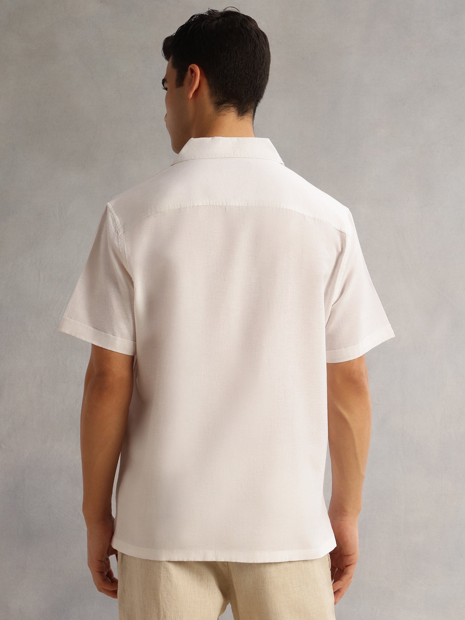 Thomas Scott Men White Oversized Fit Short Sleeves Cuban Collar Solid Cotton Linen Casual Shirt