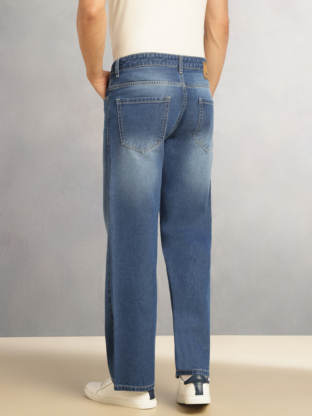 Thomas Scott Men Mid Blue Mid-Rise Baggy Fit Light Fade Clean Look 100% Cotton Non Stretchable Jeans