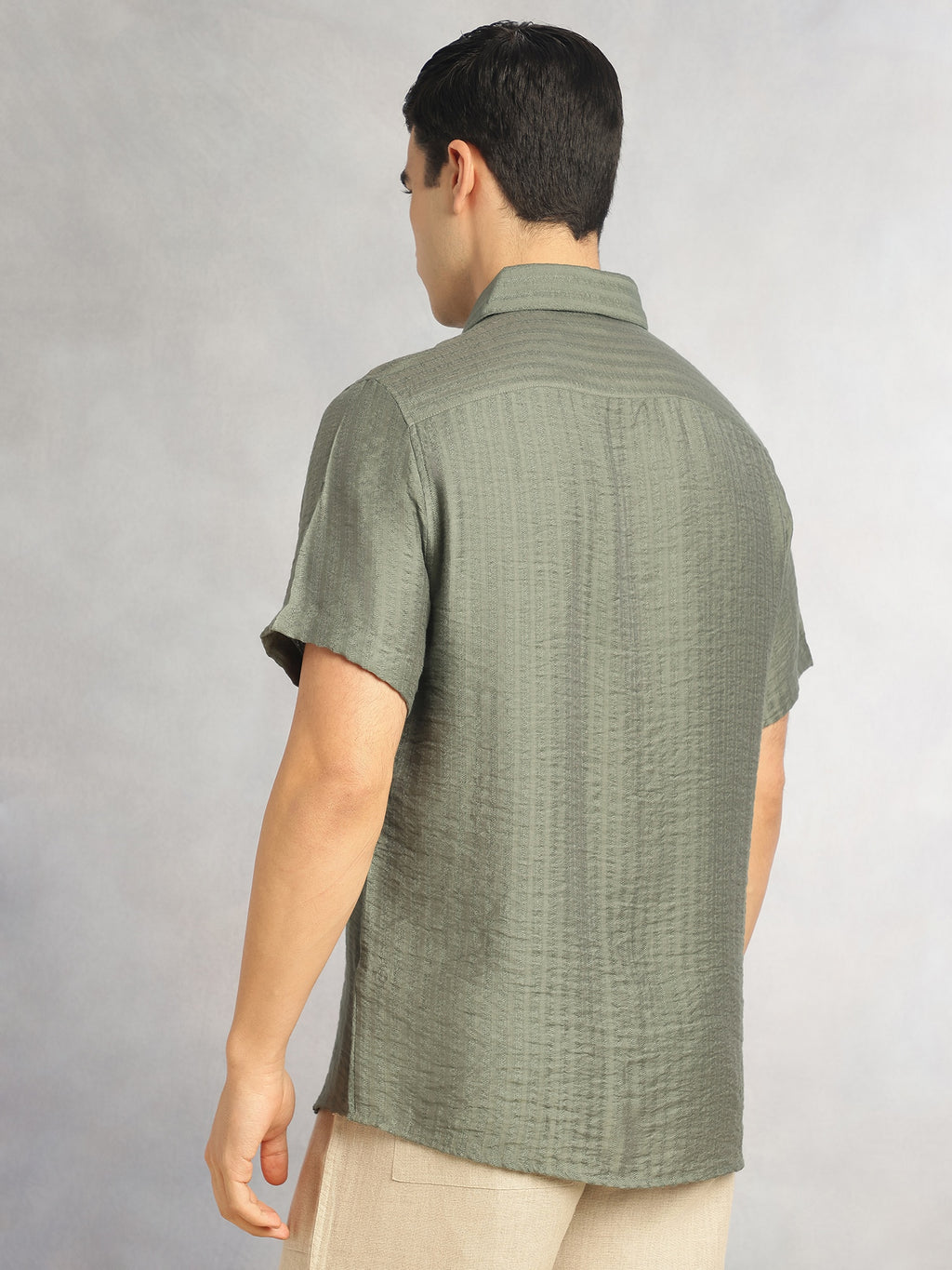 Thomas Scott Men Olive Regular Fit Short Sleeves Spread Collar Textured Polyester Casual Shirt
