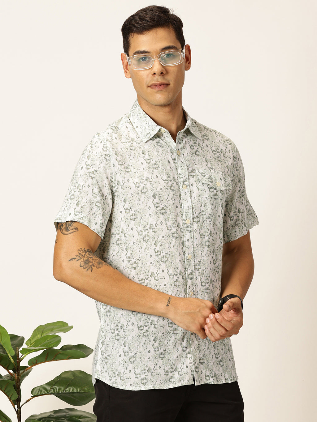 Thomas Scott Men Olive Regular Fit Short Sleeves Spread Collar Ethnic Motifs Printed Casual Shirt