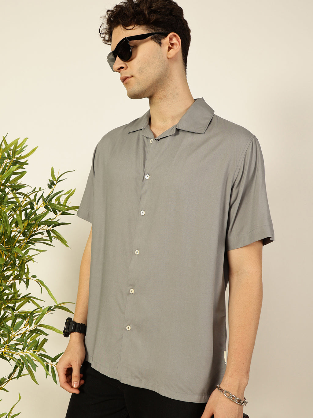 Thomas Scott Men Grey Short Sleeves Oversized Fit Solid Cuban Collar Viscose Casual Shirt