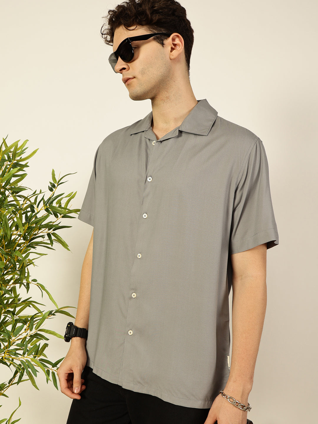 Thomas Scott Men Grey Short Sleeves Oversized Fit Solid Cuban Collar Viscose Casual Shirt