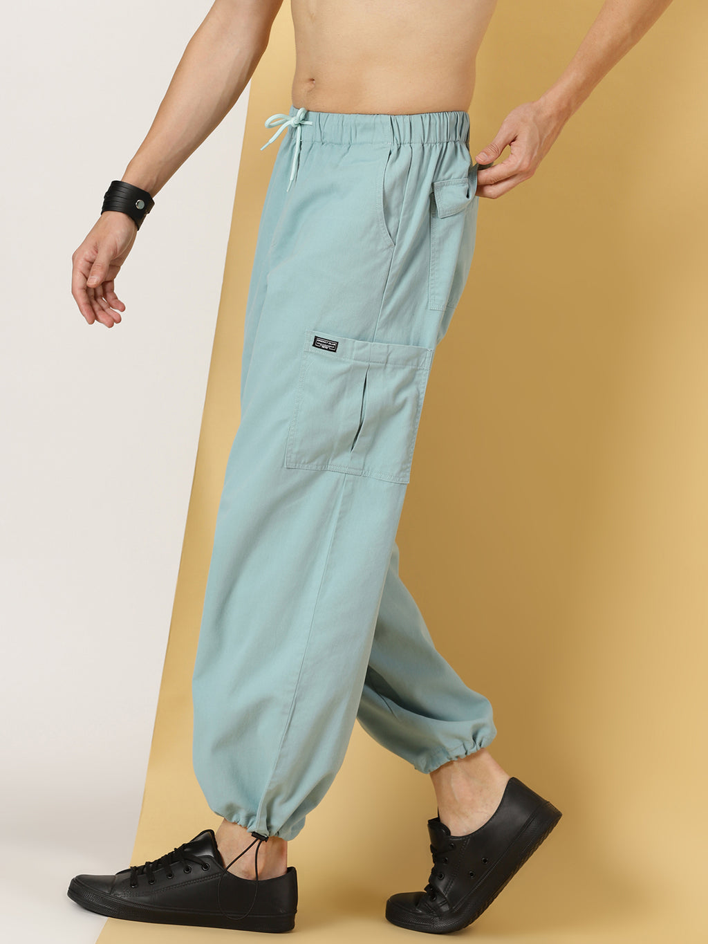 Thomas Scott Men Pista Cricket Club Collection Regular Fit Mid-Rise 100% Cotton Woven Parachute Cargo Joggers