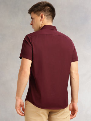 Thomas Scott Men Wine Slim Fit Short Sleeves Spread Collar Solid Casual Shirt