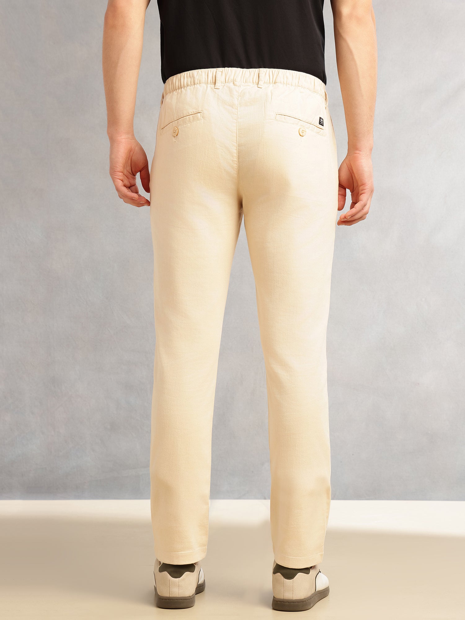 Thomas Scott Men Cream Straight Fit Mid-Rise Solid 4 Pockets Woven Chinos Trouser