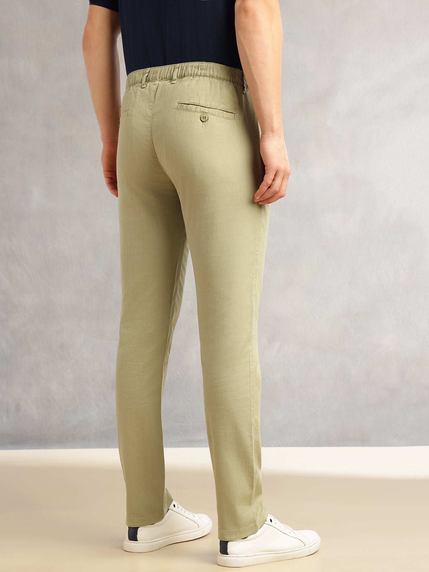 Thomas Scott Men Mint Straight Fit Mid-Rise Solid 4 Pockets Woven Chinos Trouser