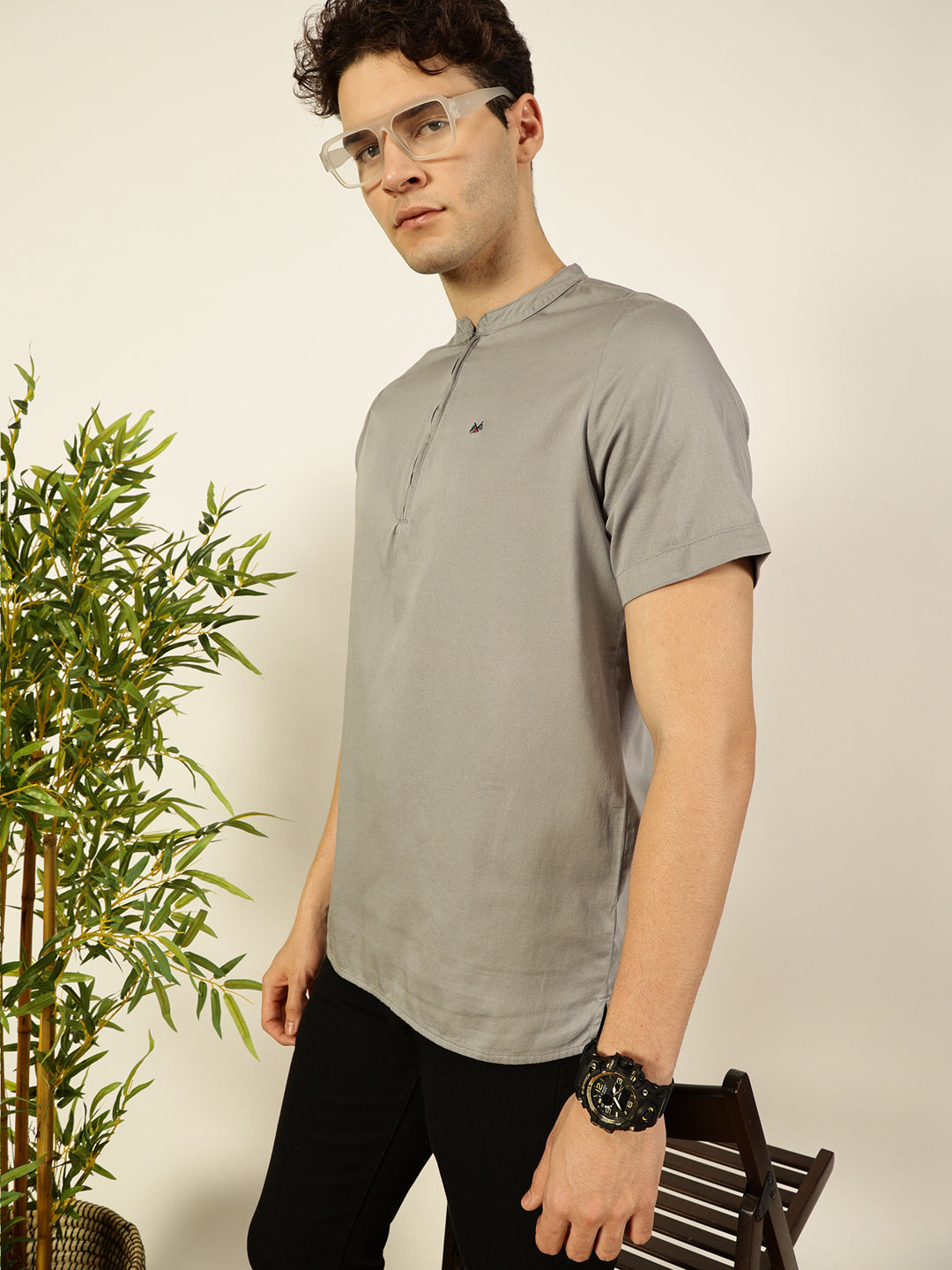 Thomas Scott Men Light Grey Regular Fit Short Sleeves Mandarin Collar Solid 100% Cotton Woven T-Shirt