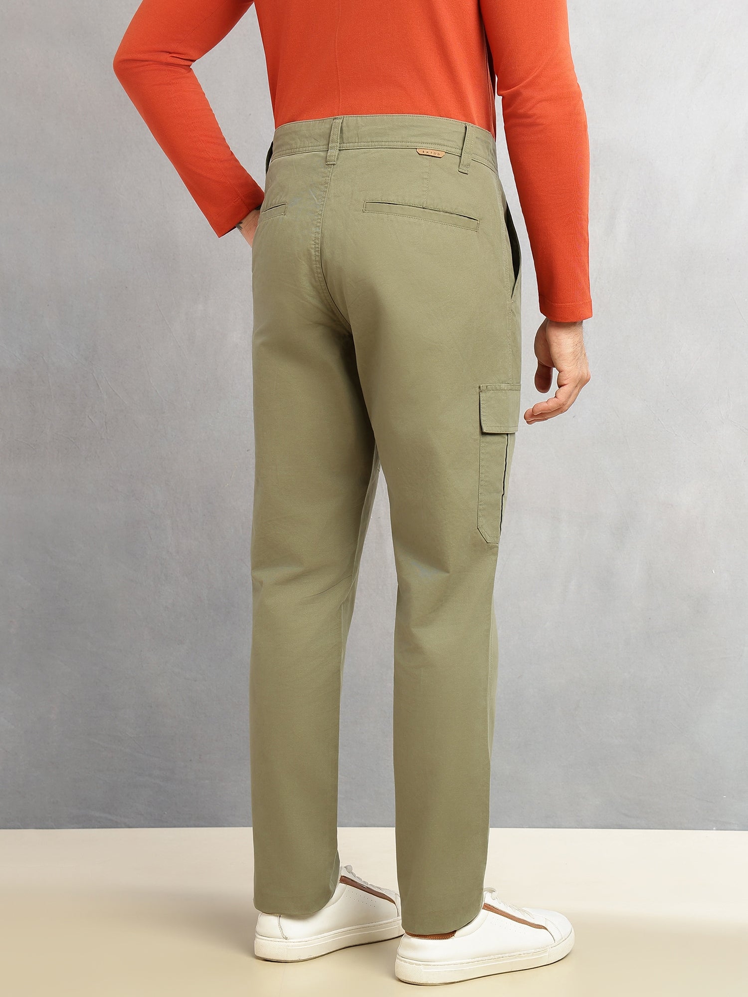 Thomas Scott Men Green Cricket Club Collections Straight Fit Mid-Rise Solid 6 Pockets 100% Cotton Woven Cargo Trouser