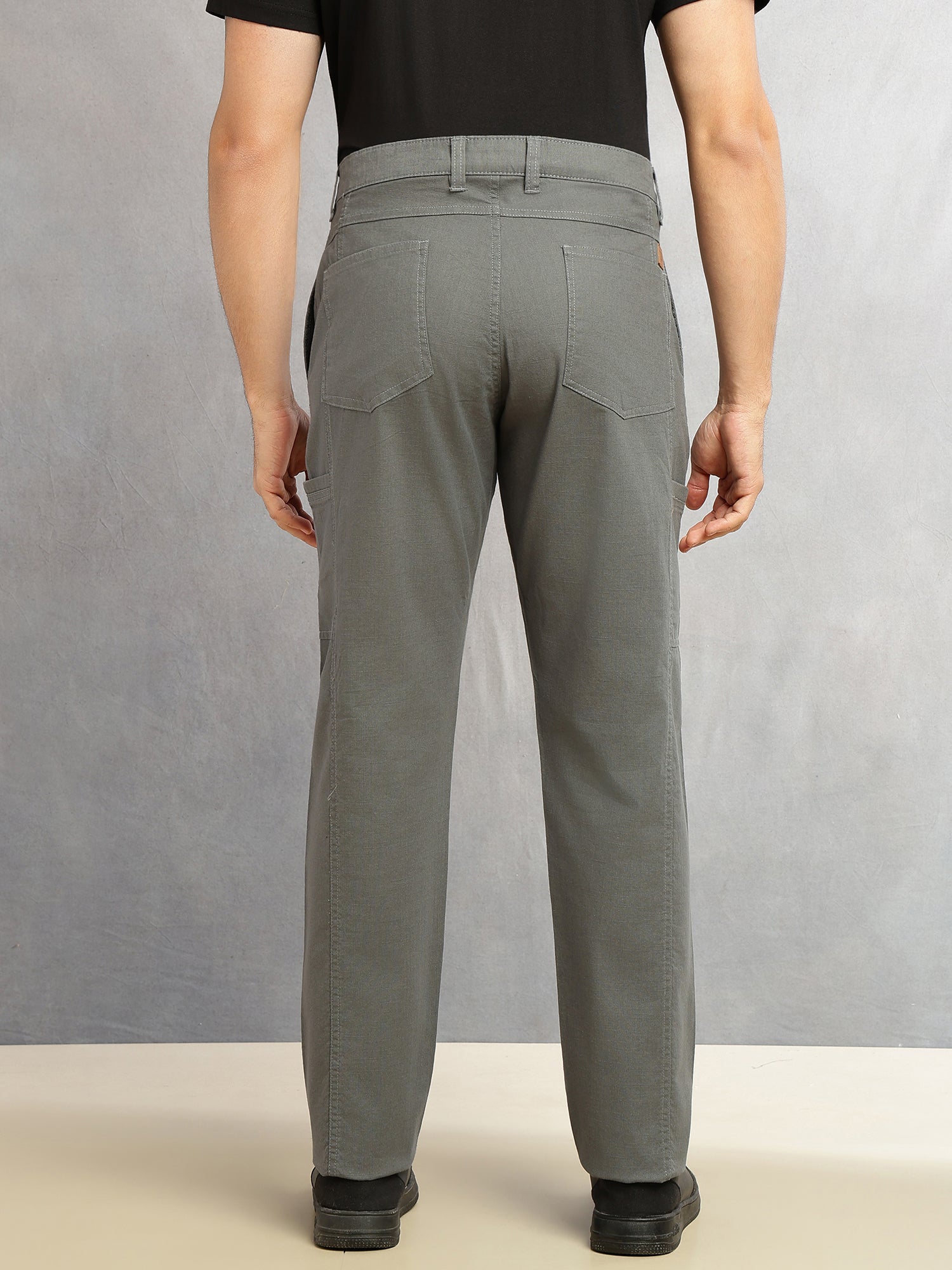 Thomas Scott Men Steel Grey Smart Straight Fit Mid-Rise Solid 6-Pocket Design Woven Cargo Trouser