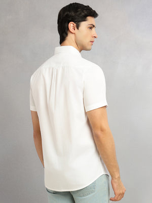 Thomas Scott Men White Cricket Club Collection Slim Fit Short Sleeve Spread Collar 2 Flap Pockets Solid Design Cotton Twill Casual Shirt
