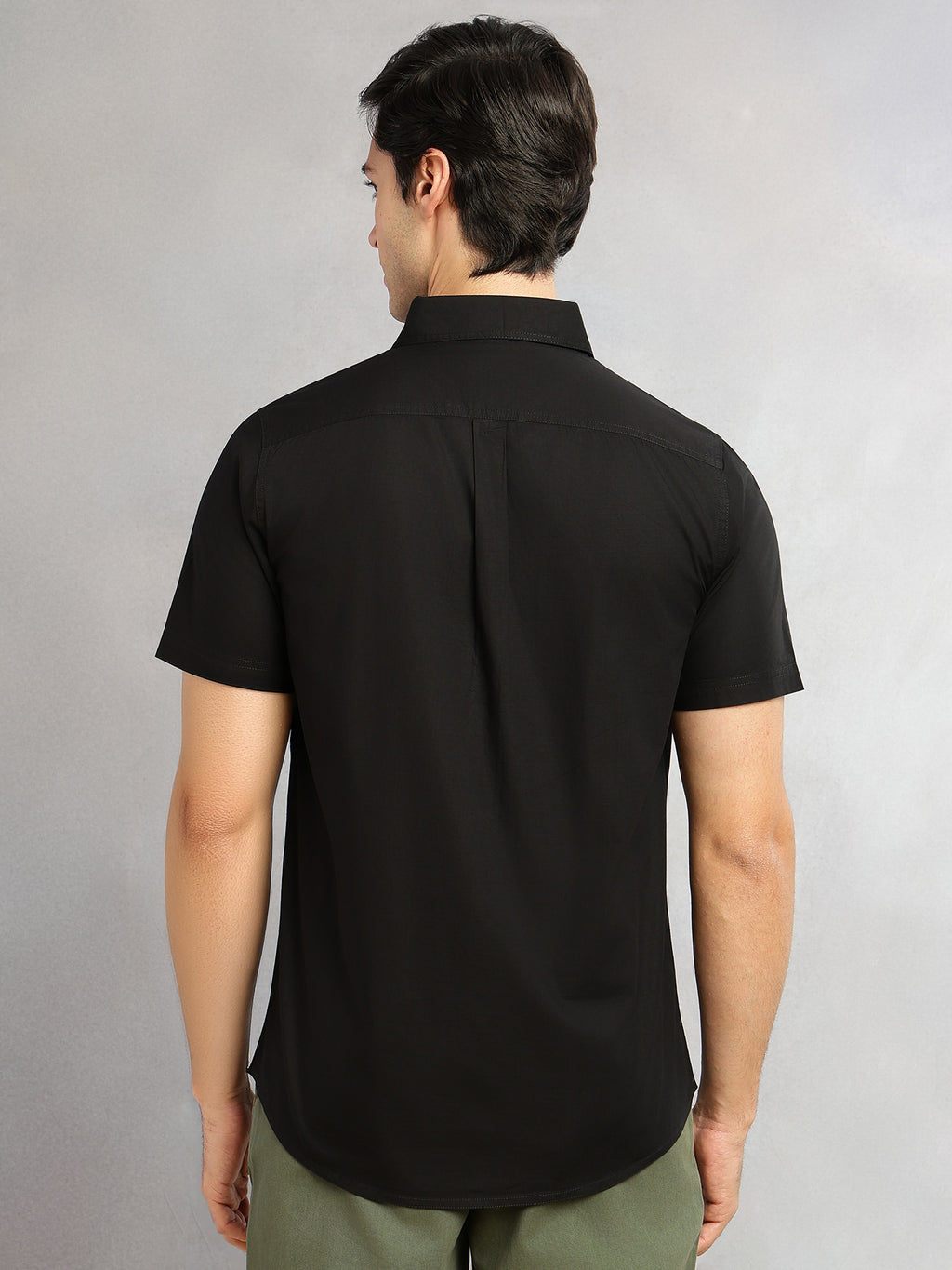 Thomas Scott Men Black Cricket Club Collection Slim Fit Short Sleeve Spread Collar 2 Flap Pockets Solid Design Cotton Twill Casual Shirt