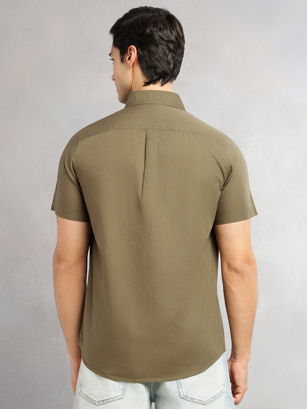 Thomas Scott Men Olive Cricket Club Collection Slim Fit Short Sleeve Spread Collar 2 Flap Pockets Solid Design Cotton Twill Casual Shirt