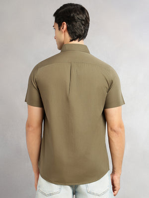 Thomas Scott Men Olive Cricket Club Collection Slim Fit Short Sleeve Spread Collar 2 Flap Pockets Solid Design Cotton Twill Casual Shirt