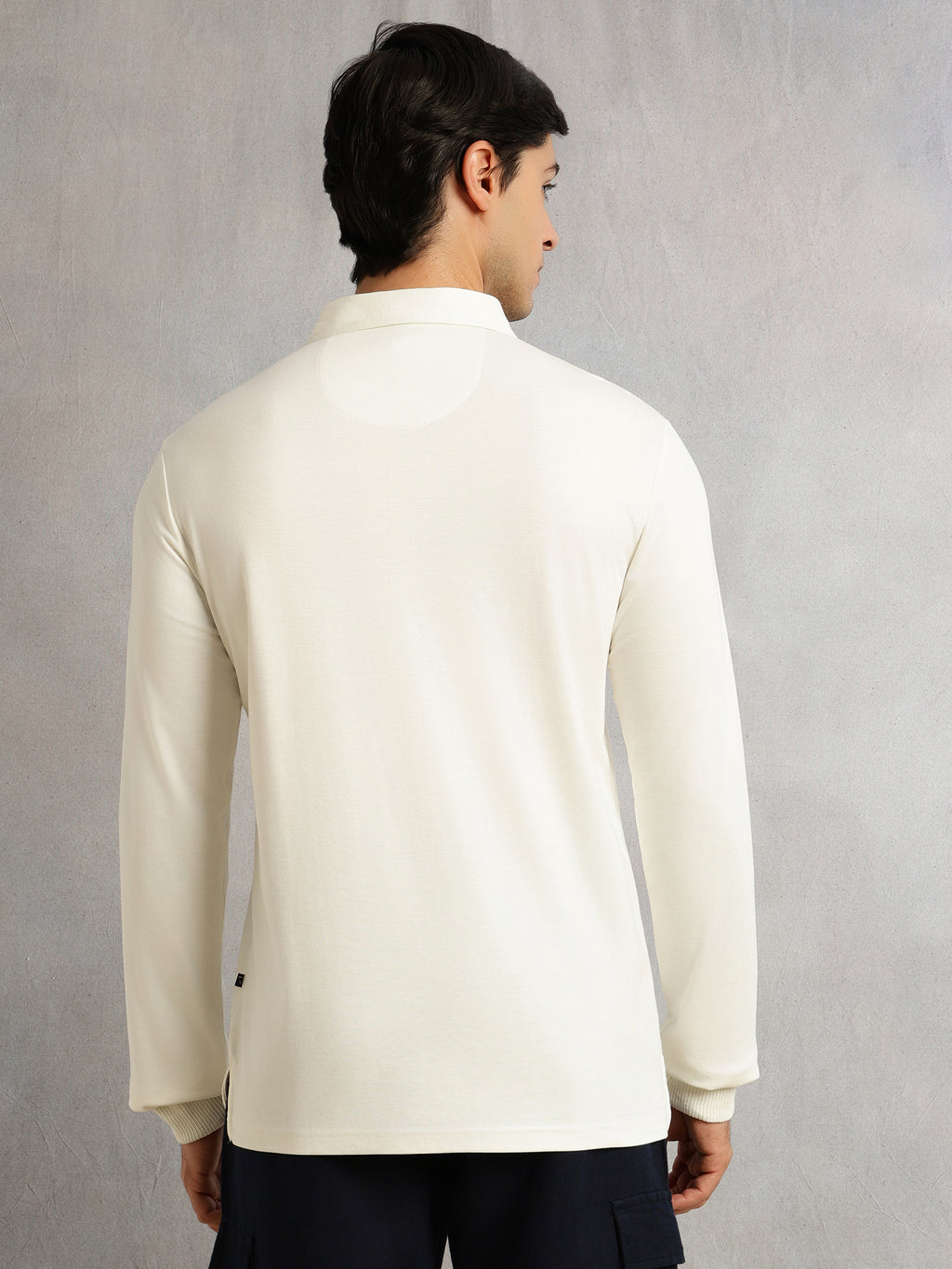Thomas Scott Men Off White Regular Fit Long Sleeves Solid Viscose Rayon Knitted Polo Collar Performance Tshirt