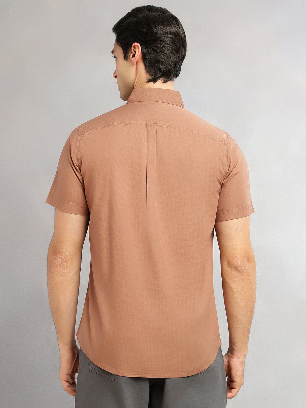 Thomas Scott Men Brown Cricket Club Collection Slim Fit Short Sleeve Spread Collar 2 Flap Pockets Solid Design Cotton Twill Casual Shirt