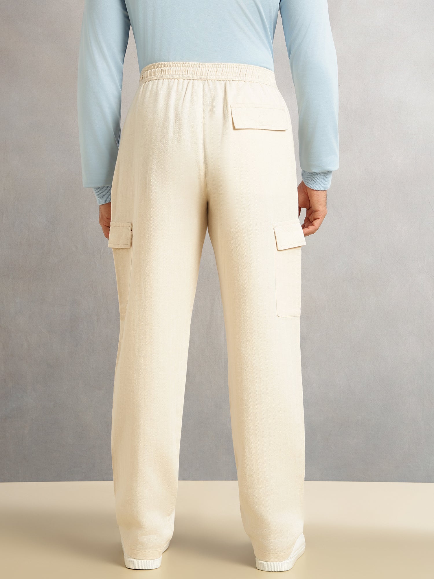 Thomas Scott Men Cream Regular Fit Mid-Rise Linen Cargo Trouser with Drawstring Closure , 5 Pocket Design