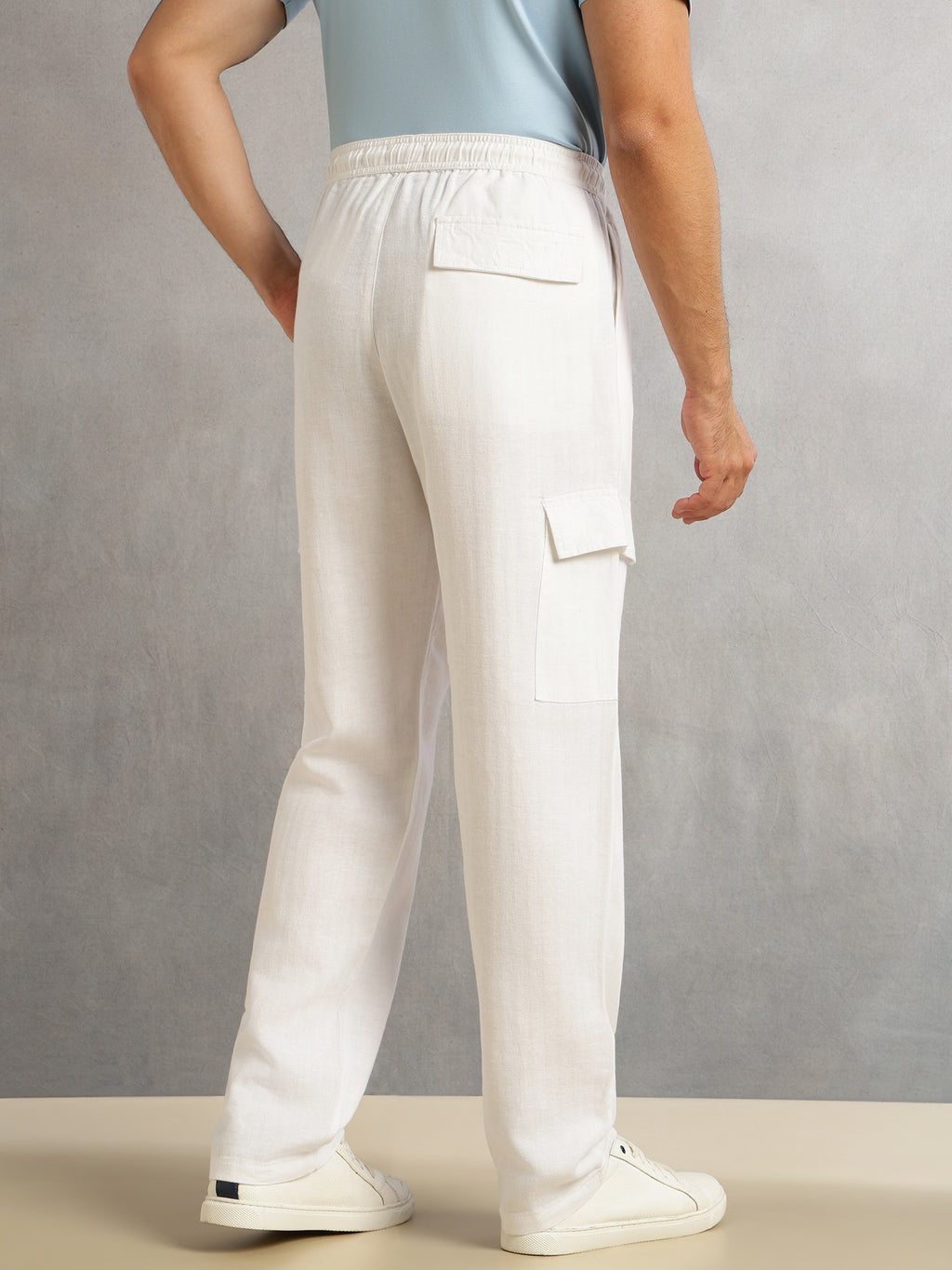Thomas Scott Men White Regular Fit Mid-Rise Linen Cargo Trouser with Drawstring Closure , 5 Pocket Design