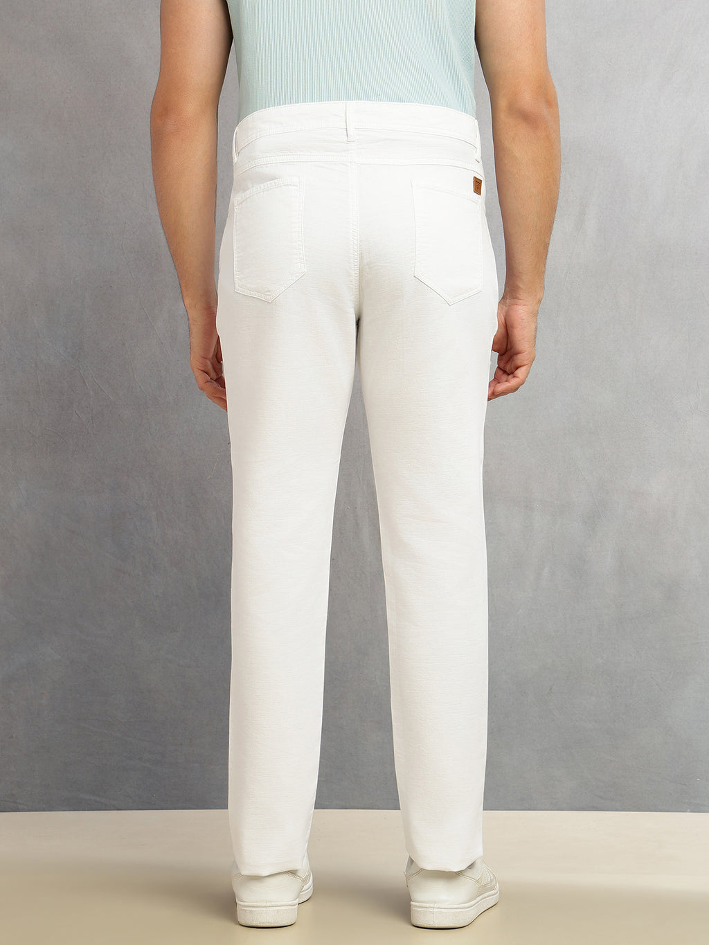 Thomas Scott Men White Smart Straight Fit Mid-Rise Solid 5-Pocket Design Woven Chinos Trouser