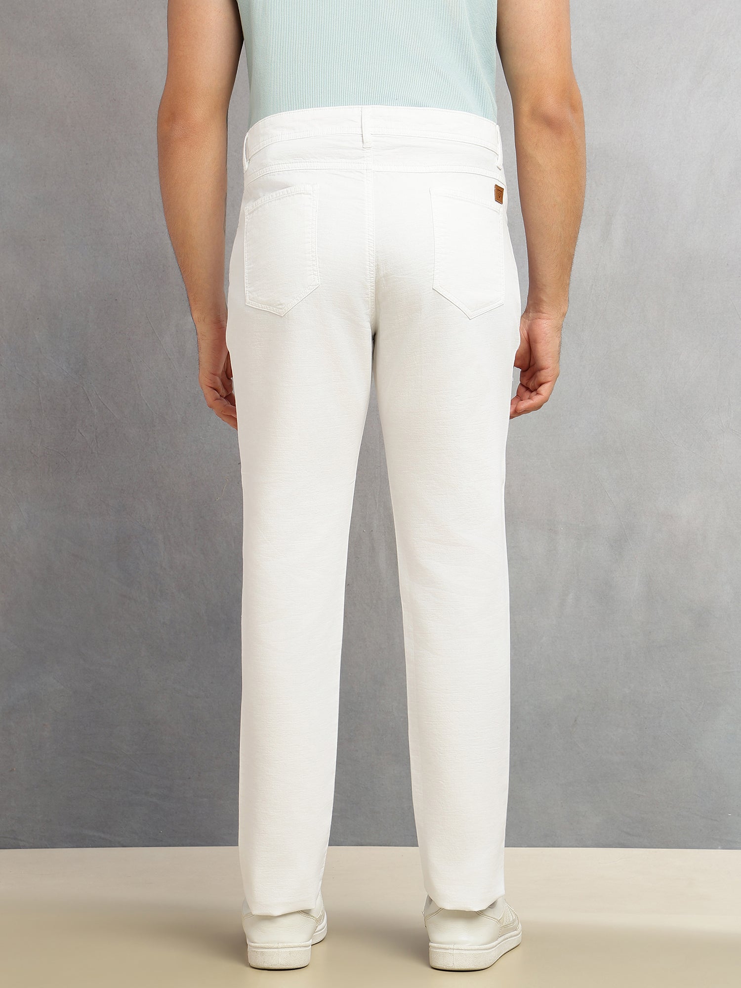 Thomas Scott Men White Smart Straight Fit Mid-Rise Solid 5-Pocket Design Woven Chinos Trouser