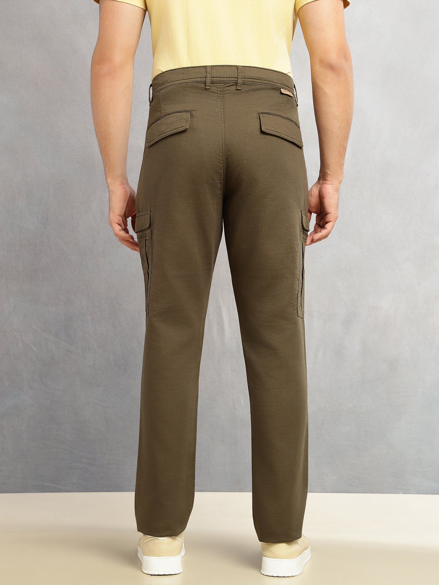 Thomas Scott Men Olive Regular Fit Mid-Rise Solid Woven Utility Cargo Trouser
