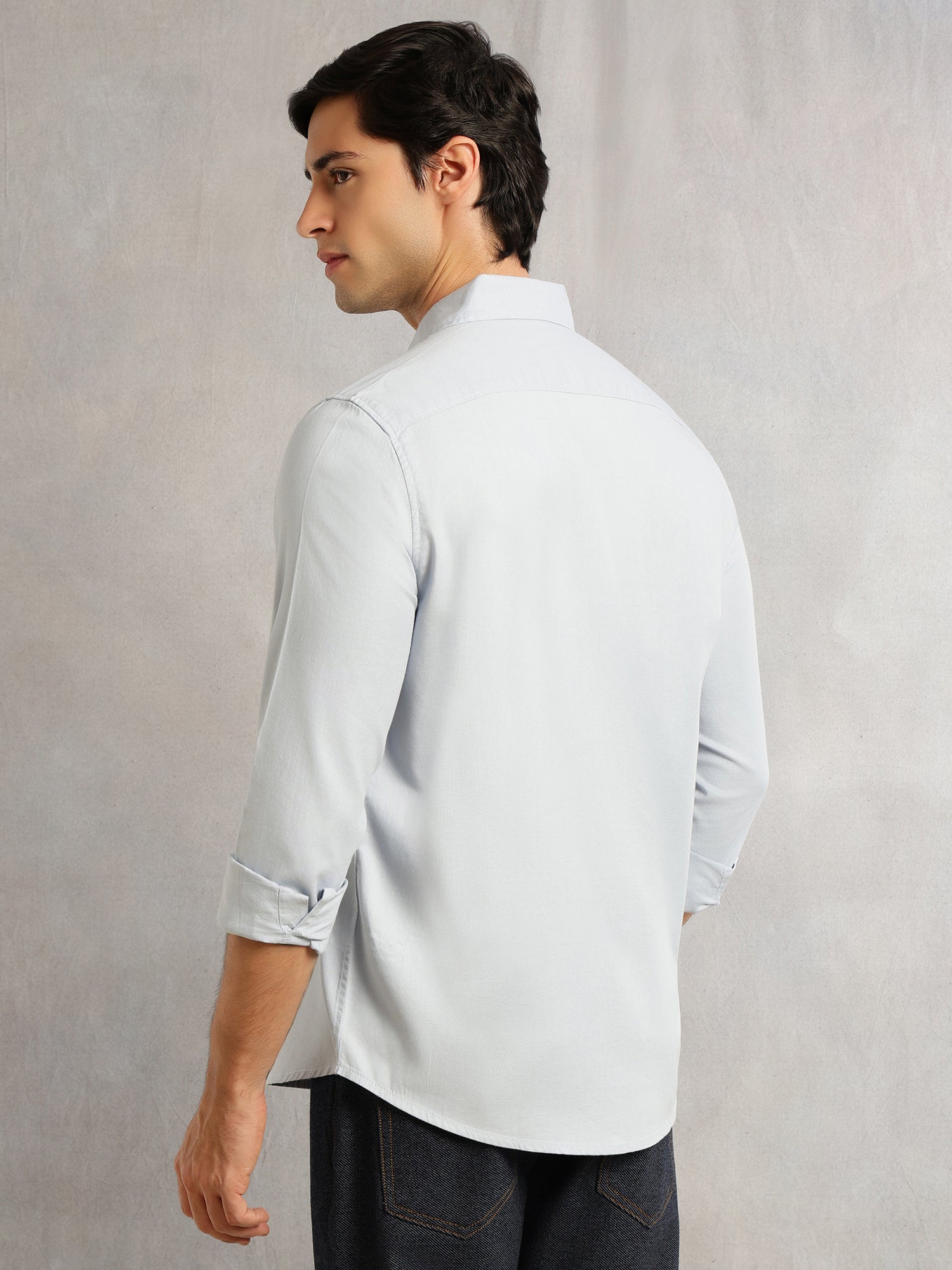 Thomas Scott Men Blue Slim Fit Long Sleeves Solid Spread Collar 100% Cotton Twill Casual Shirt