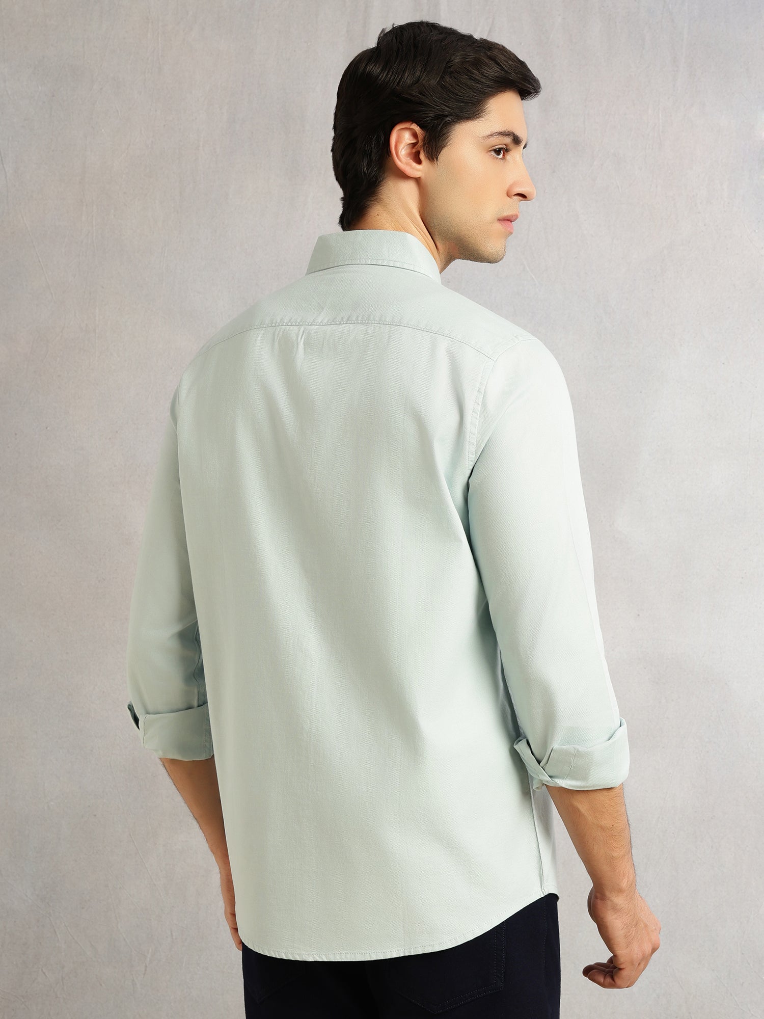 Thomas Scott Men Green Slim Fit Long Sleeves Solid Spread Collar 100% Cotton Twill Casual Shirt