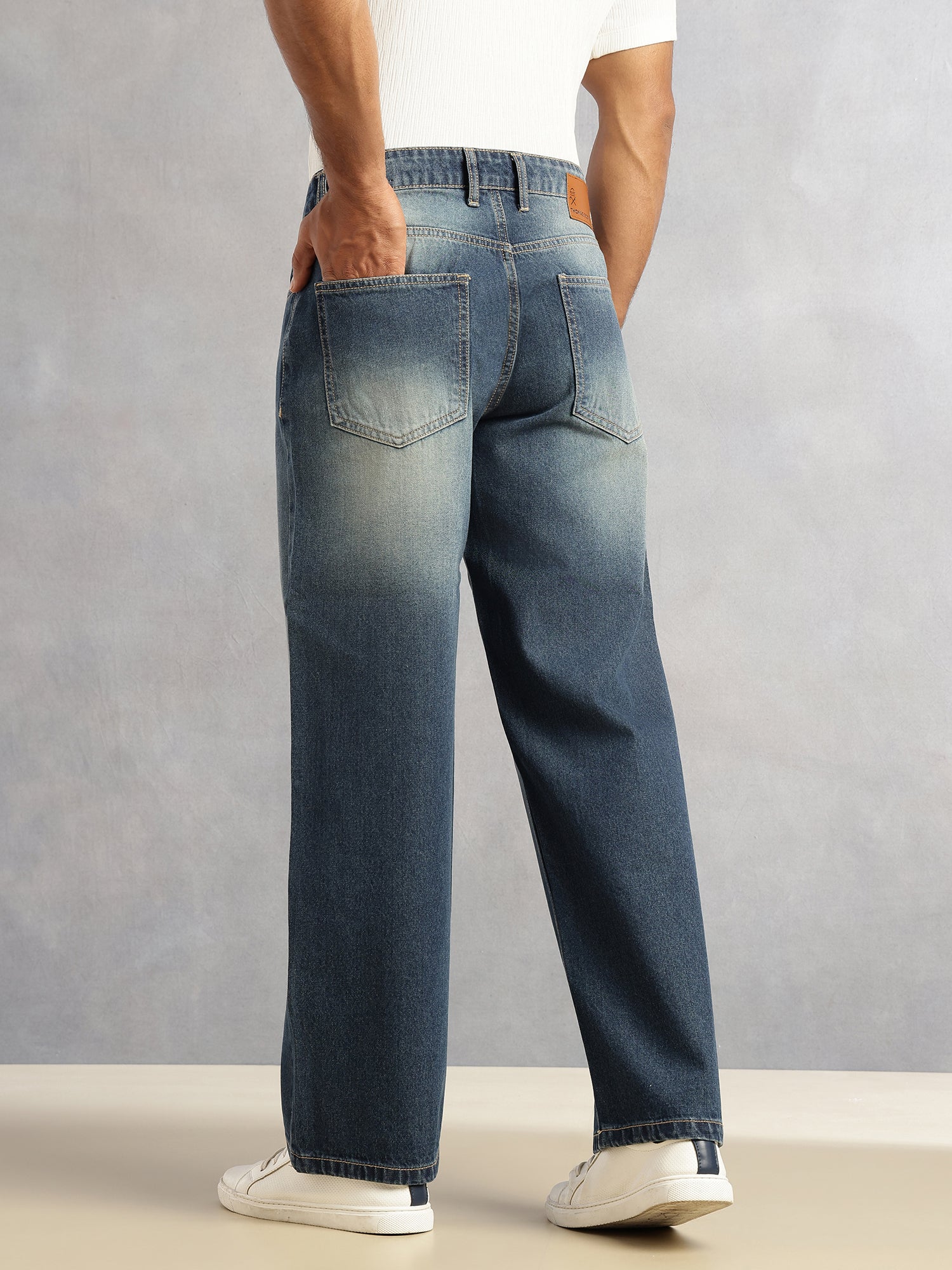 Thomas Scott Men Dark Blue Mid-Rise Medium Shade Light Fade Baggy Fit Clean Look 5 Pocket Design Non Stretchable Jeans
