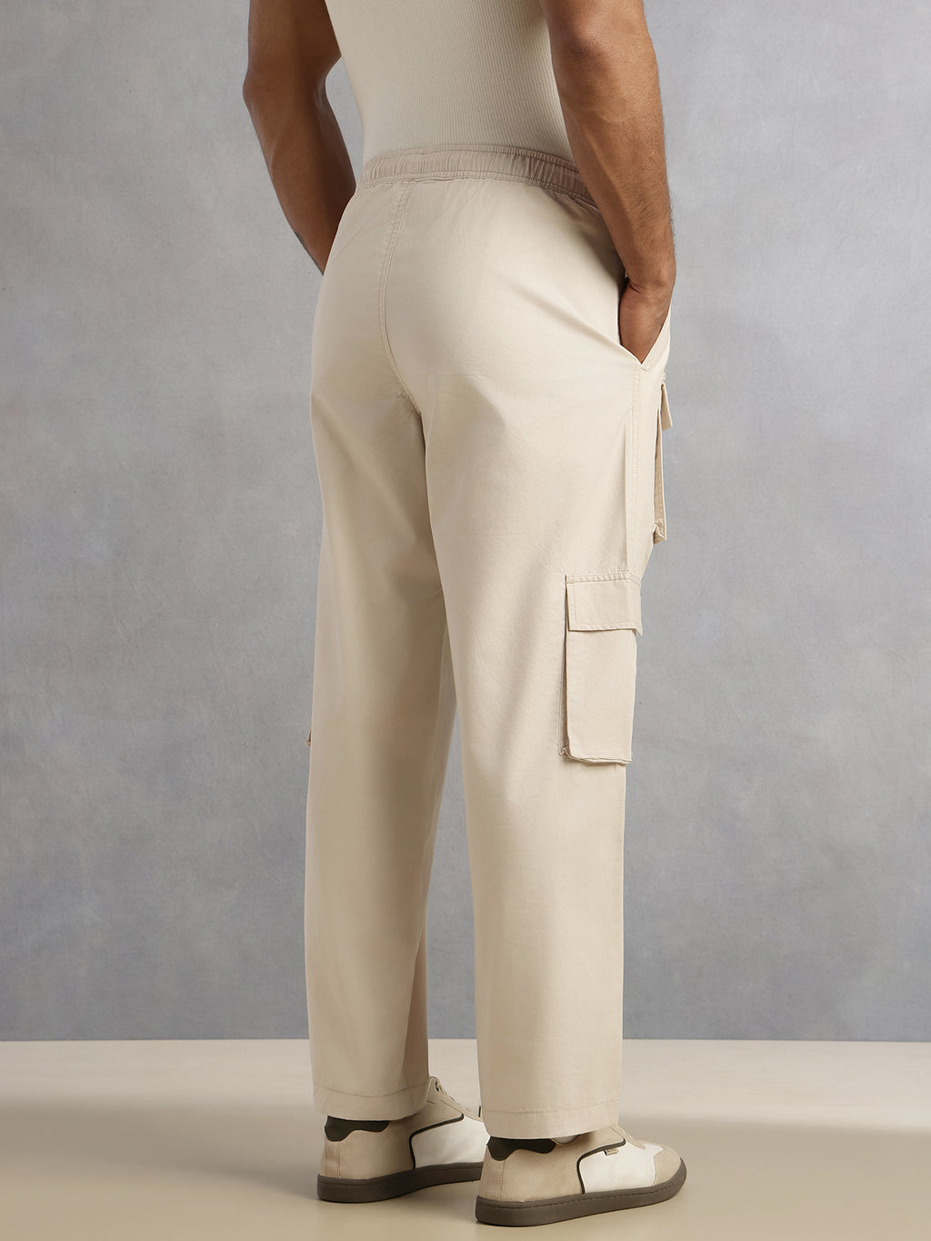 Thomas Scott Men Cream Relaxed Loose Fit 100% Cotton Solid Drawstring Closure Woven Cargo Trouser