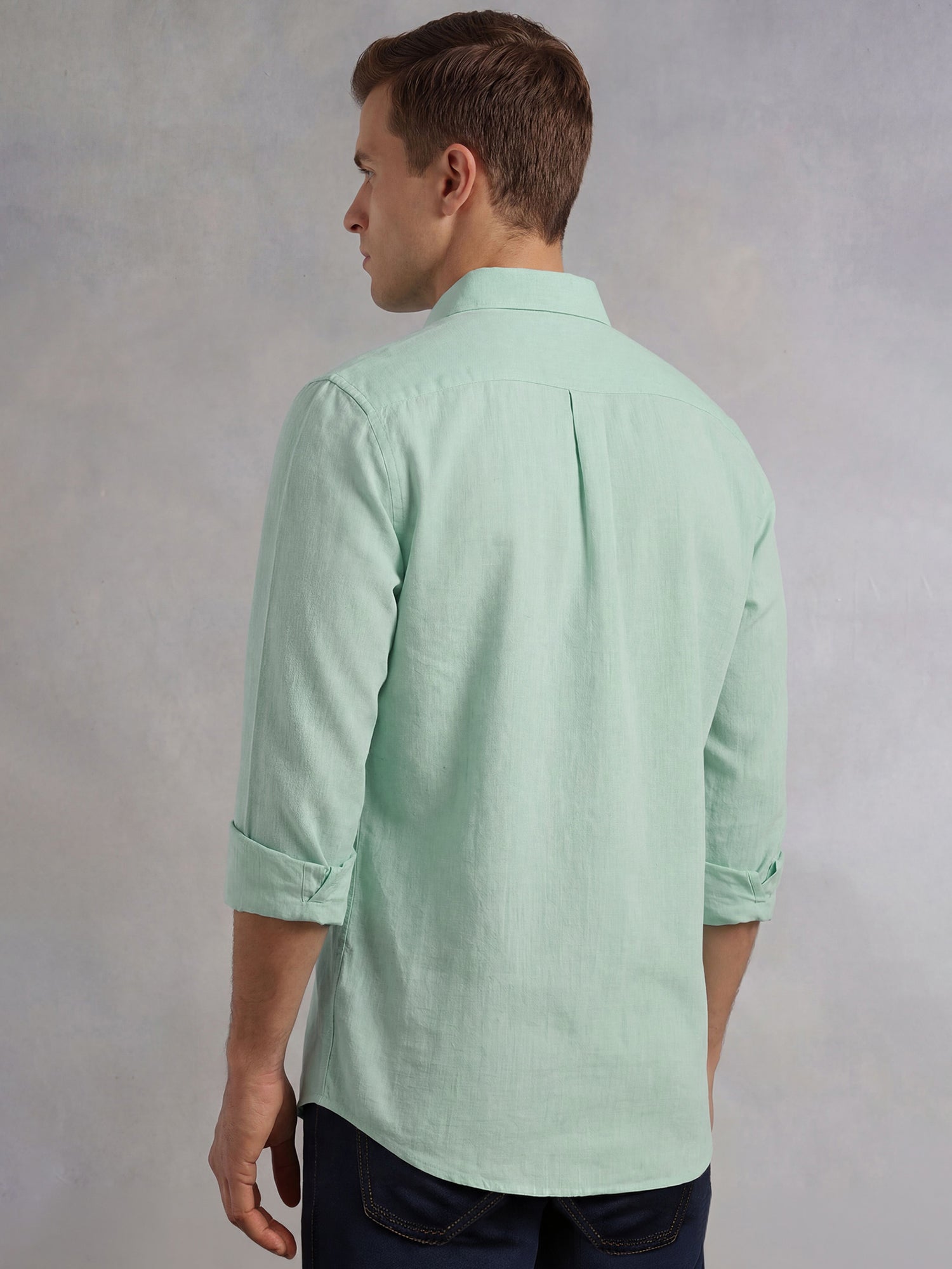 Thomas Scott Men Green Cricket Club Collection Slim Fit Long Sleeves Spread Collar Solid Cotton Linen Shirt