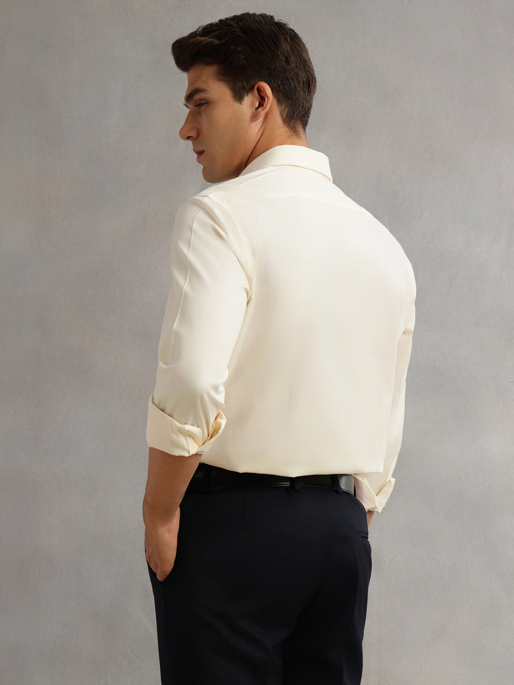 Thomas Scott Men Yellow Regular Fit Long Sleeves Spread Collar with Contrast Fabric Solid 100% Cotton Formal Shirt