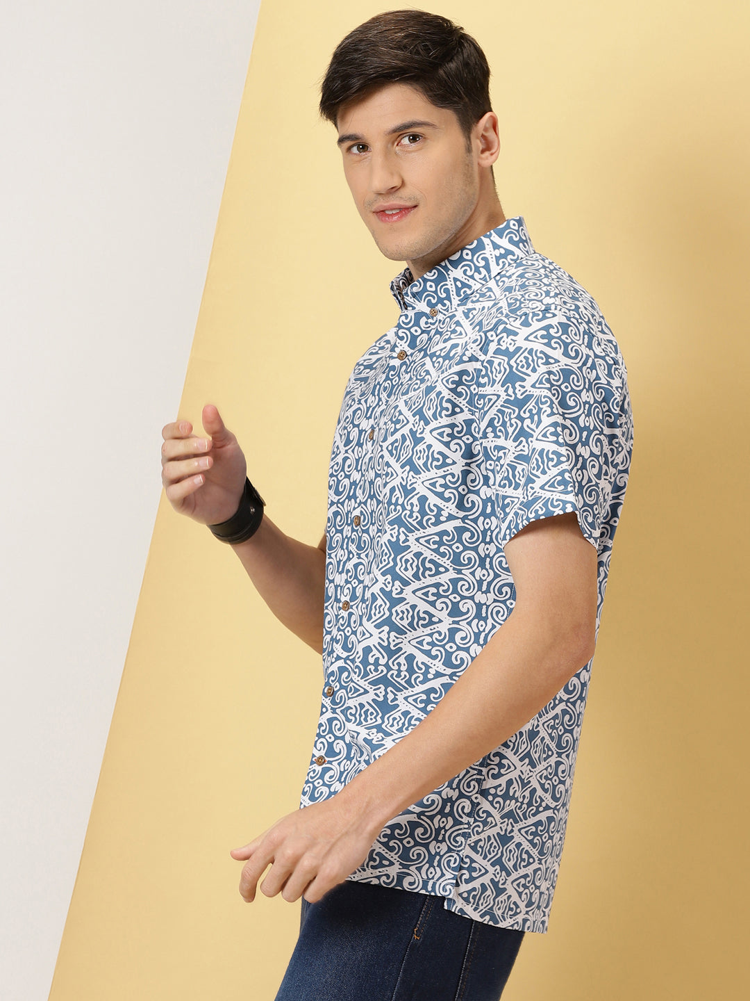 Thomas Scott Men Teal Smart Comfort Fit Short Sleeves Button-Down Collar Floral Printed Cotton Casual Shirt