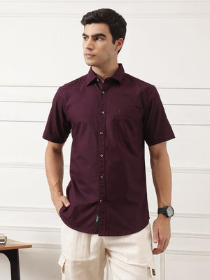 Wine Regular Fit Short Sleeve Spread Collar Solid Oxford Cotton Casual Shirt For Men