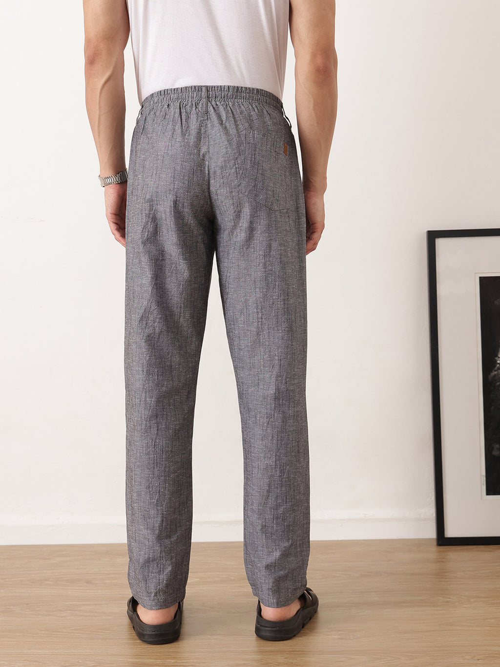 Thomas Scott Men Black Smart Relaxed Fit Mid-Rise Solid Cotton Linen Pleated Casual Trousers