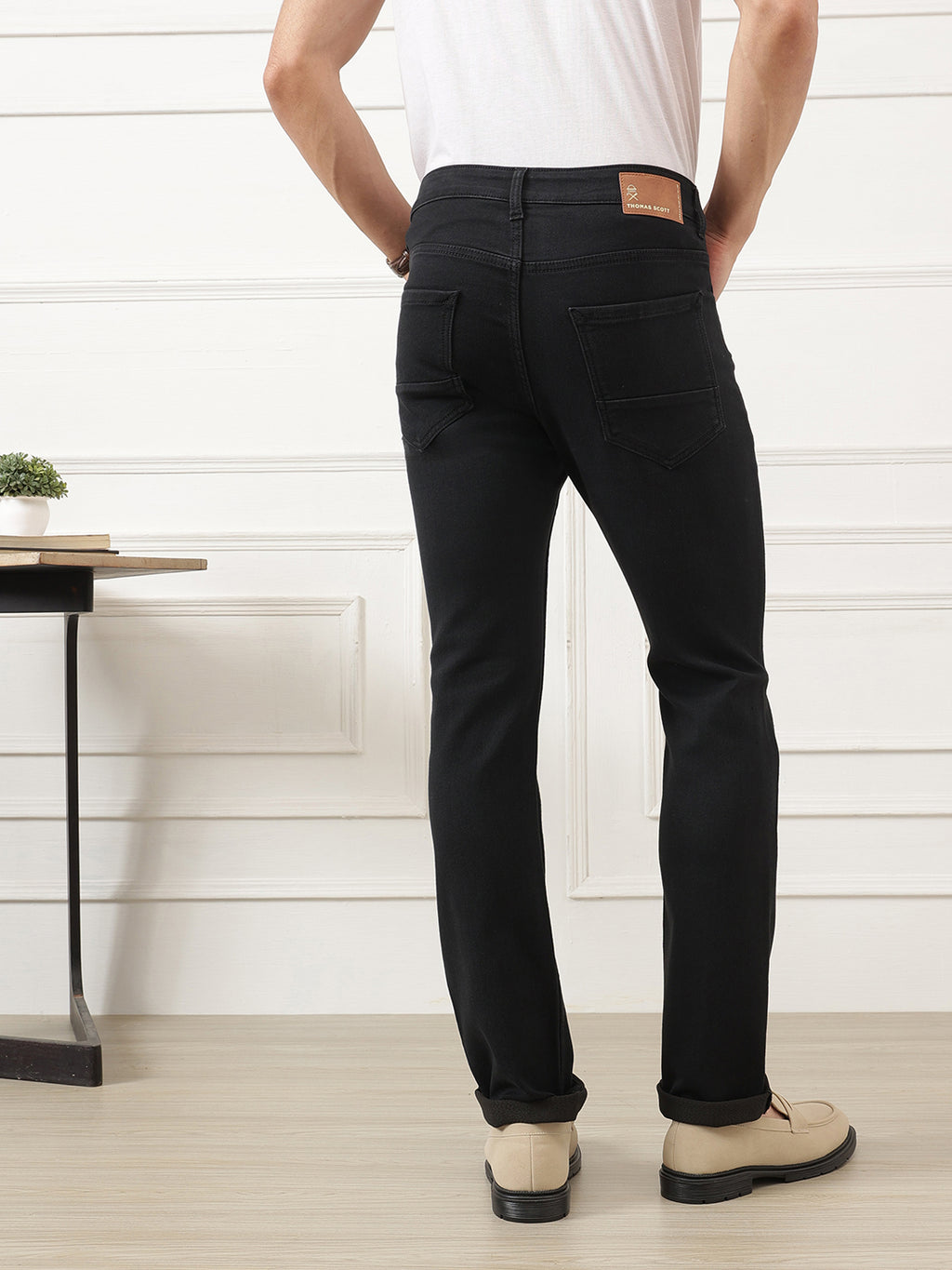 Black Smart Straight Fit Mid-Rise No Faded Clean Look Stretchable Jeans For Men