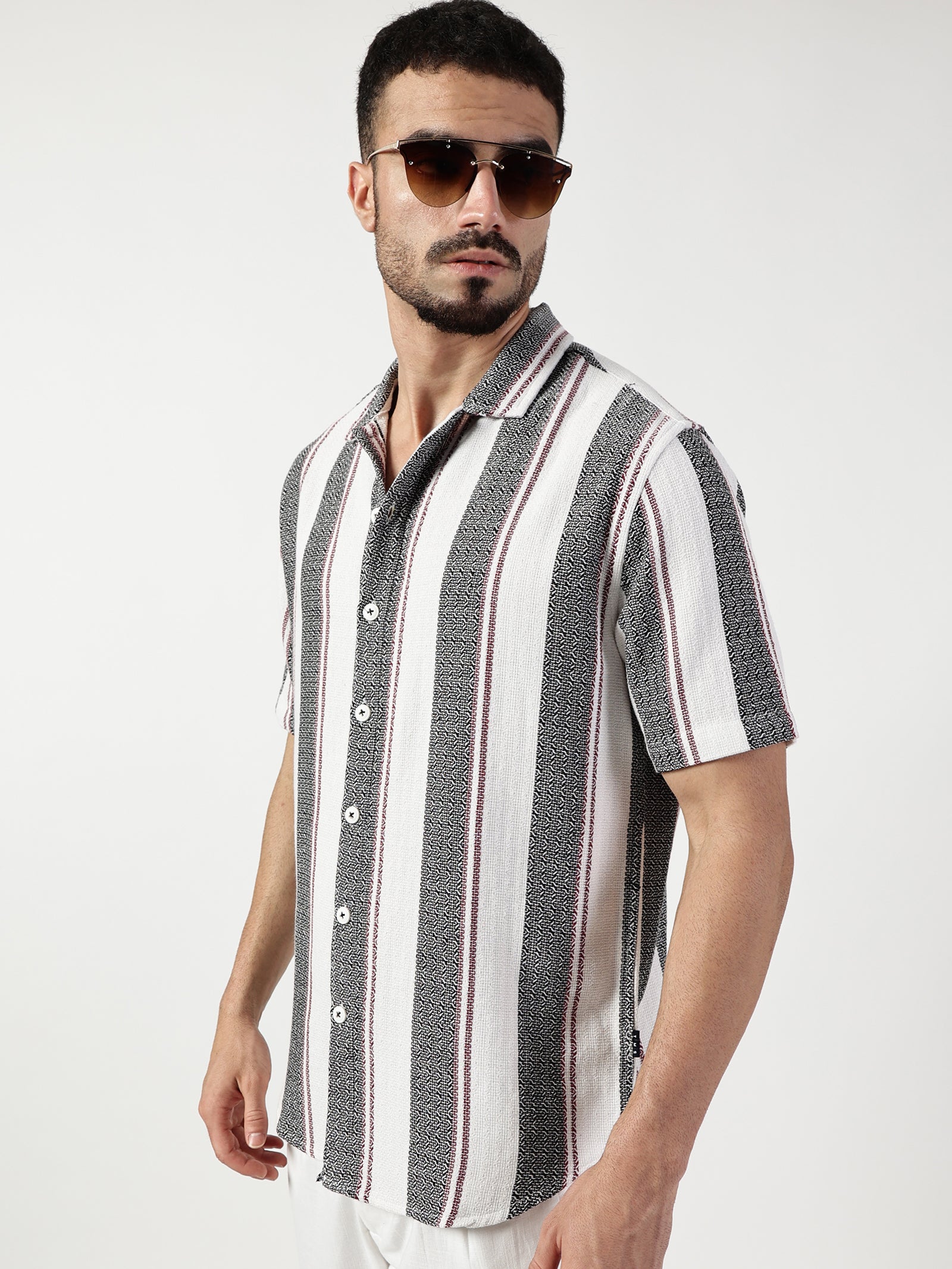 Thomas Scott Men White Premium Slim Fit Short Sleeves Spread Collar Vertical Stripes Cotton Casual Shirts