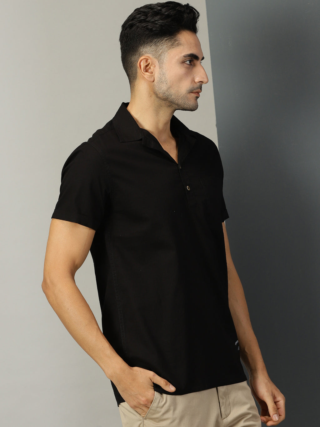 Thomas Scott Men Black Classic Short Sleeves Regular Fit Spread Collar Solid Cotton Casual Shirt