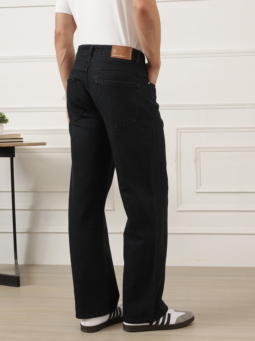 Black Smart Baggy Fit Mid-Rise No Faded Clean Look Non-Stretchable Jeans For Men