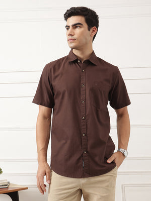 Coffee Regular Fit Short Sleeve Spread Collar Solid Oxford Cotton Casual Shirt For Men
