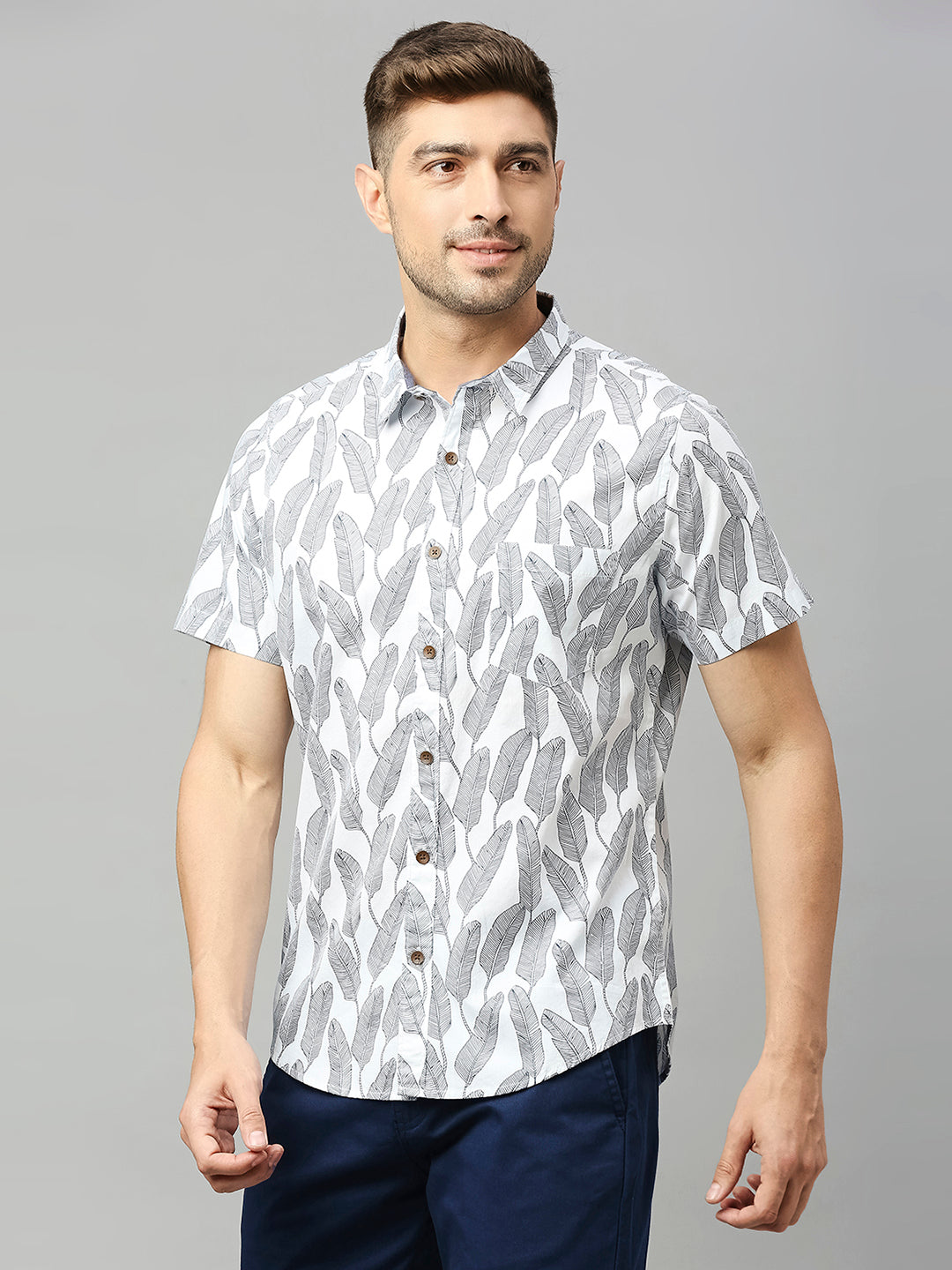 Thomas Scott Men White 1 Classic Short Sleeves Slim Fit Spread Collar Conversational Printed Cotton Casual Shirt