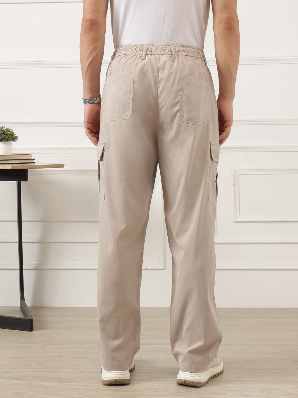 Beige Smart Easy Wash Relaxed Fit Mid-Rise Solid Woven Cargo Trouser For Men